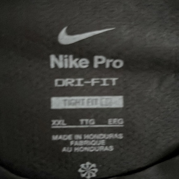 Nike DRI-FIT Training Shirt (Mens) - Picture 4 of 5